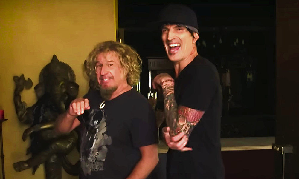 Watch the video “home with” Tommy Lee (Mötley Crüe) with Sammy Hagar (ex. Van Halen, Montrose) – Rockman