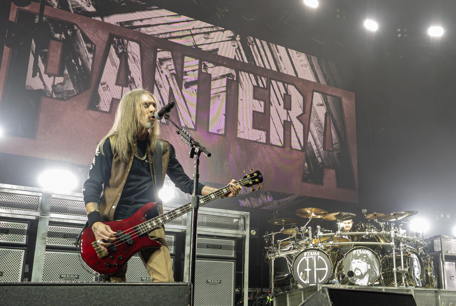 Anmeldelse: Pantera «filleristet» Oslo Spektrum – Se bilder & video ...
